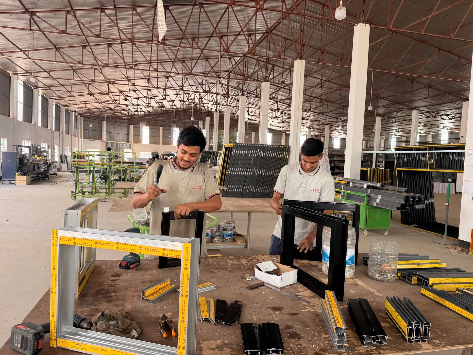 高端铝合金门窗